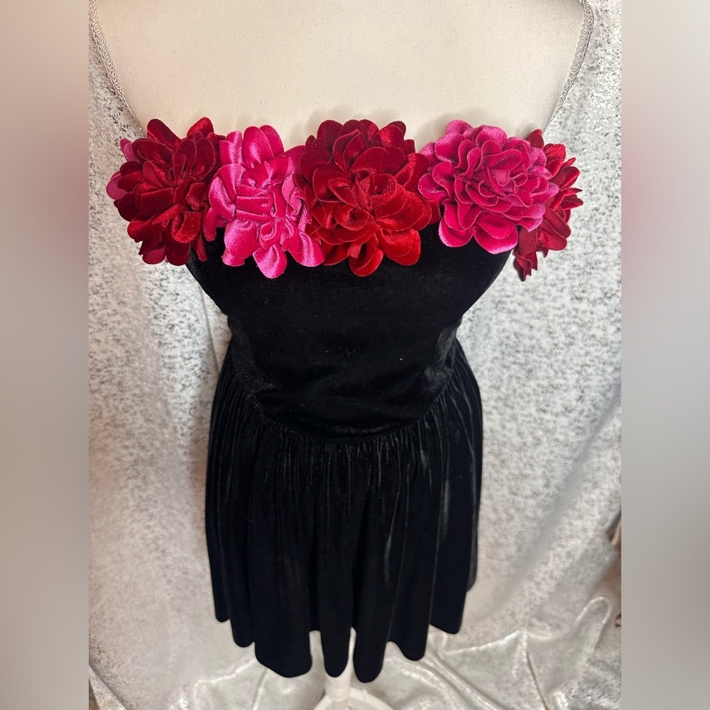 NWT Gary Wood black velvet mini dress - Picture 4 of 4
